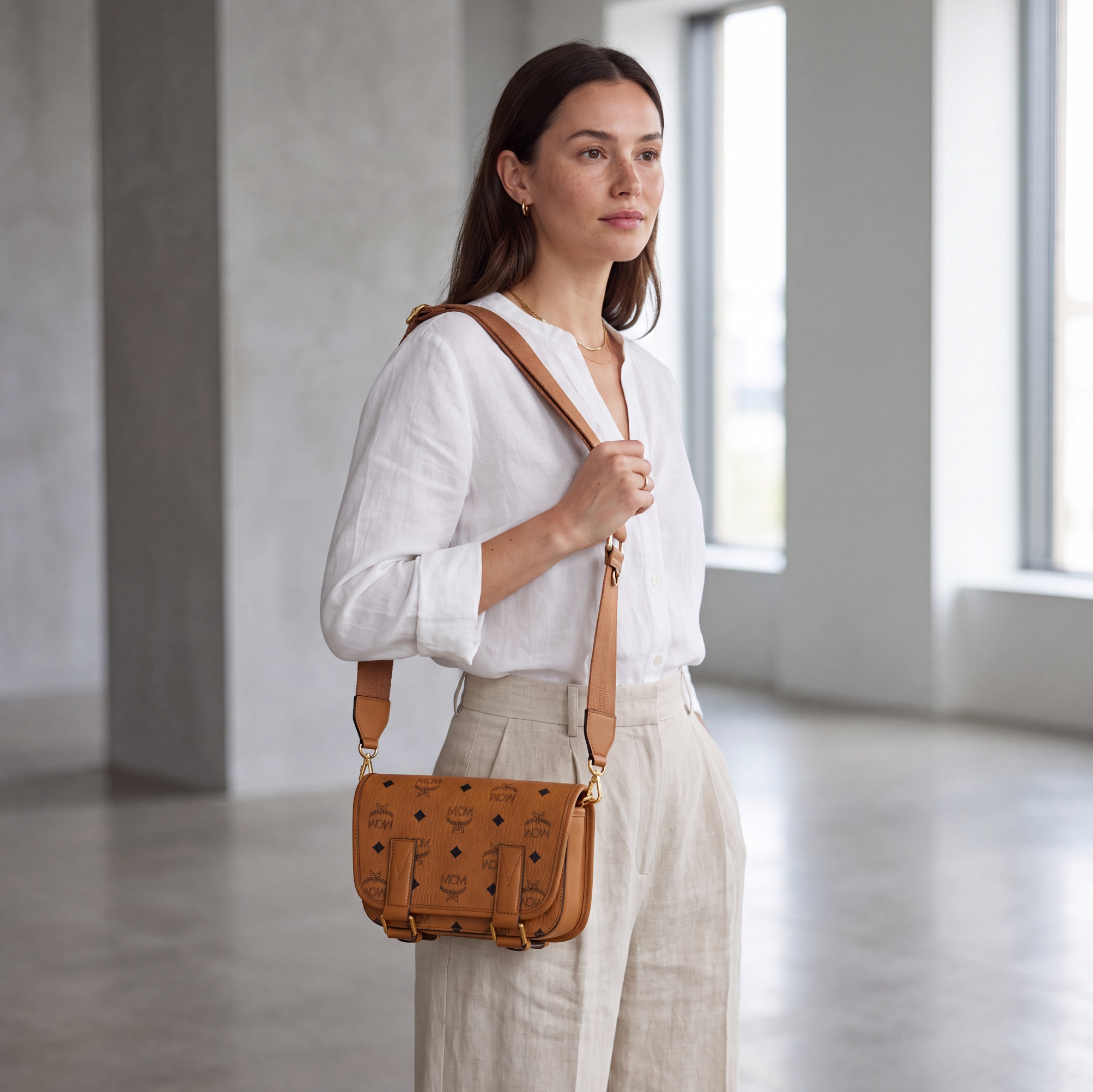 MCM Aren Messenger-Tasche In Visetos Cognac