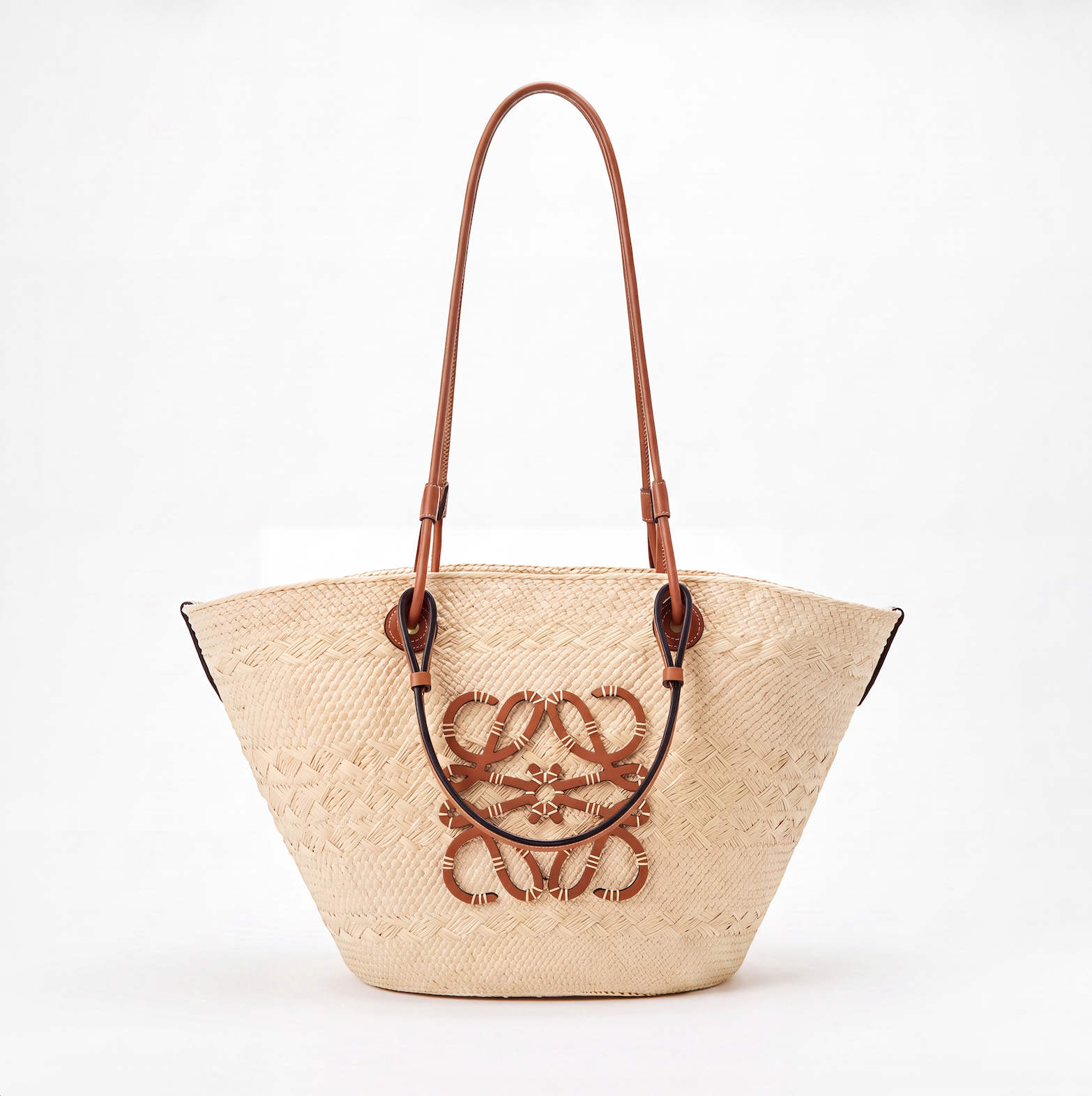 Loewe Anagram Basket Bag Medium aus Iraca Palme & Kalbsleder - Braun