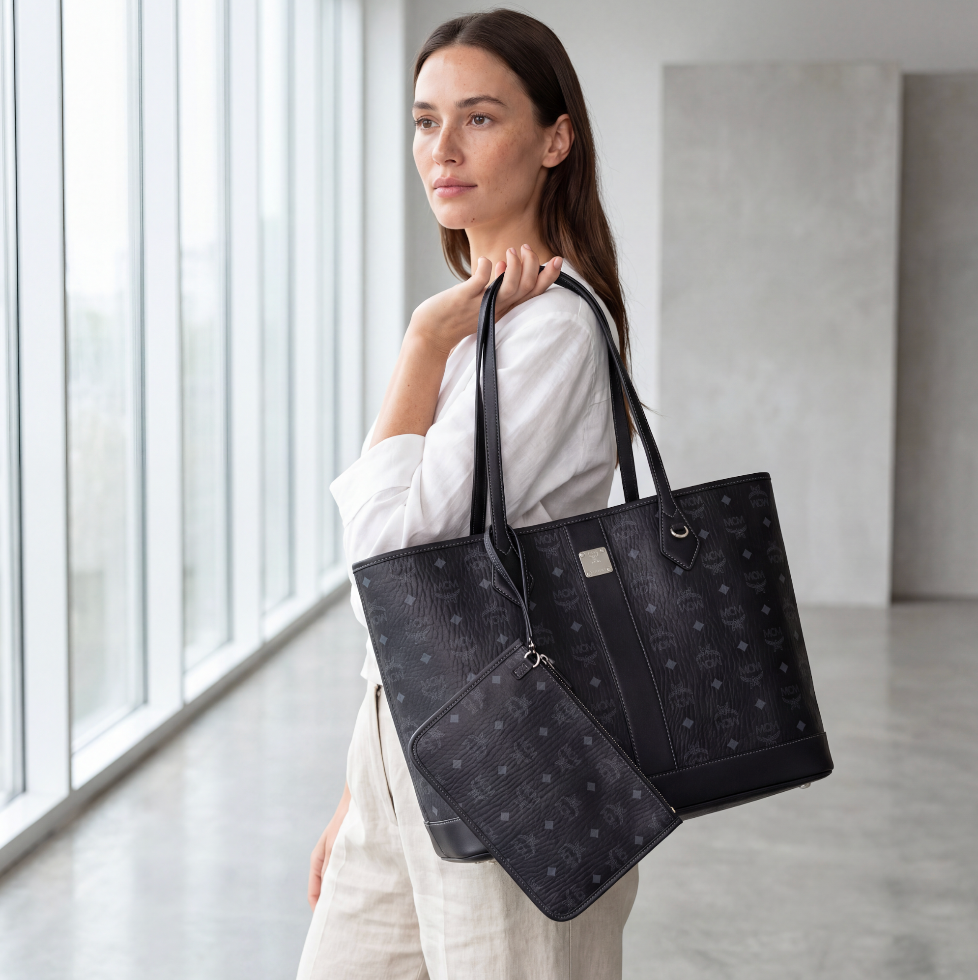 MCM Liz Shopper Medium Schwarz Neue Kollektion