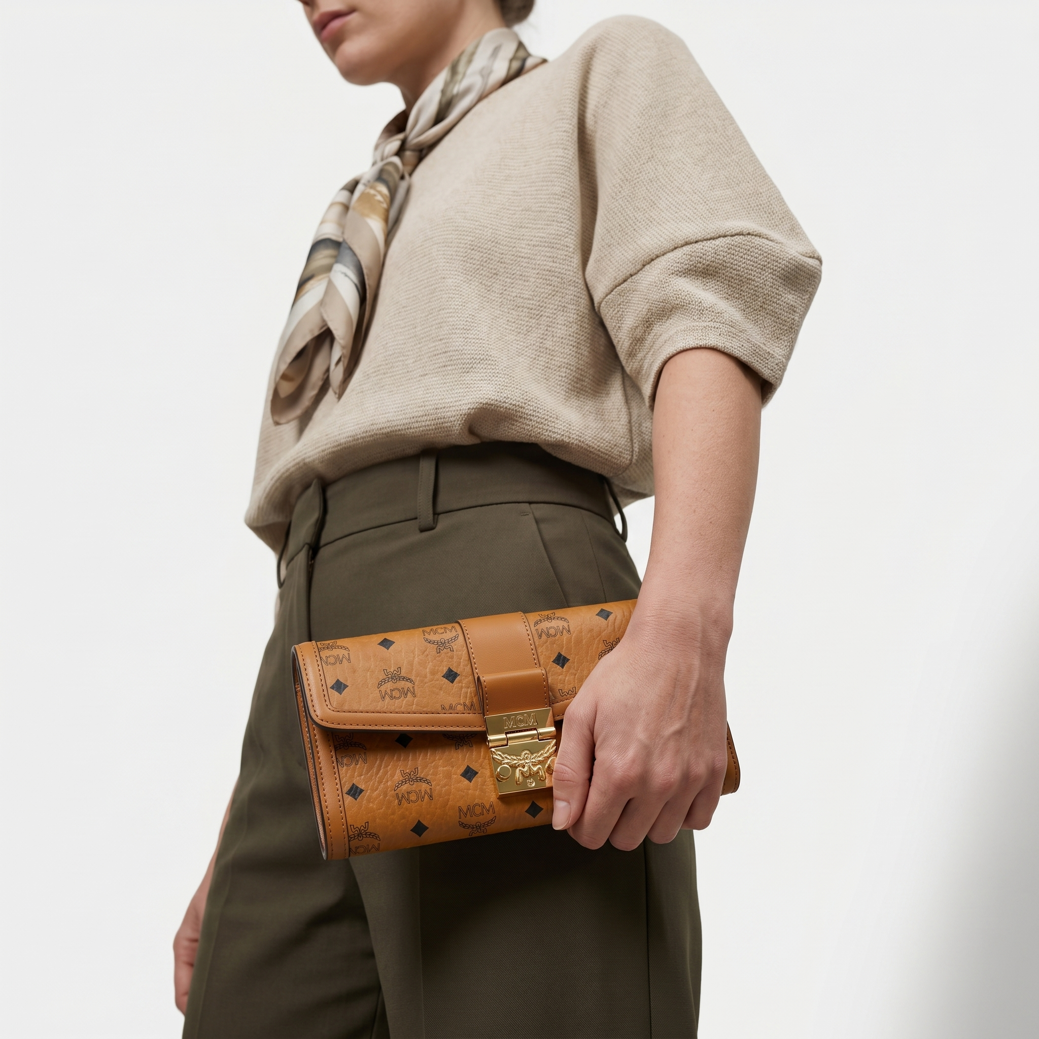 MCM Tracy Chain Wallet Cognac