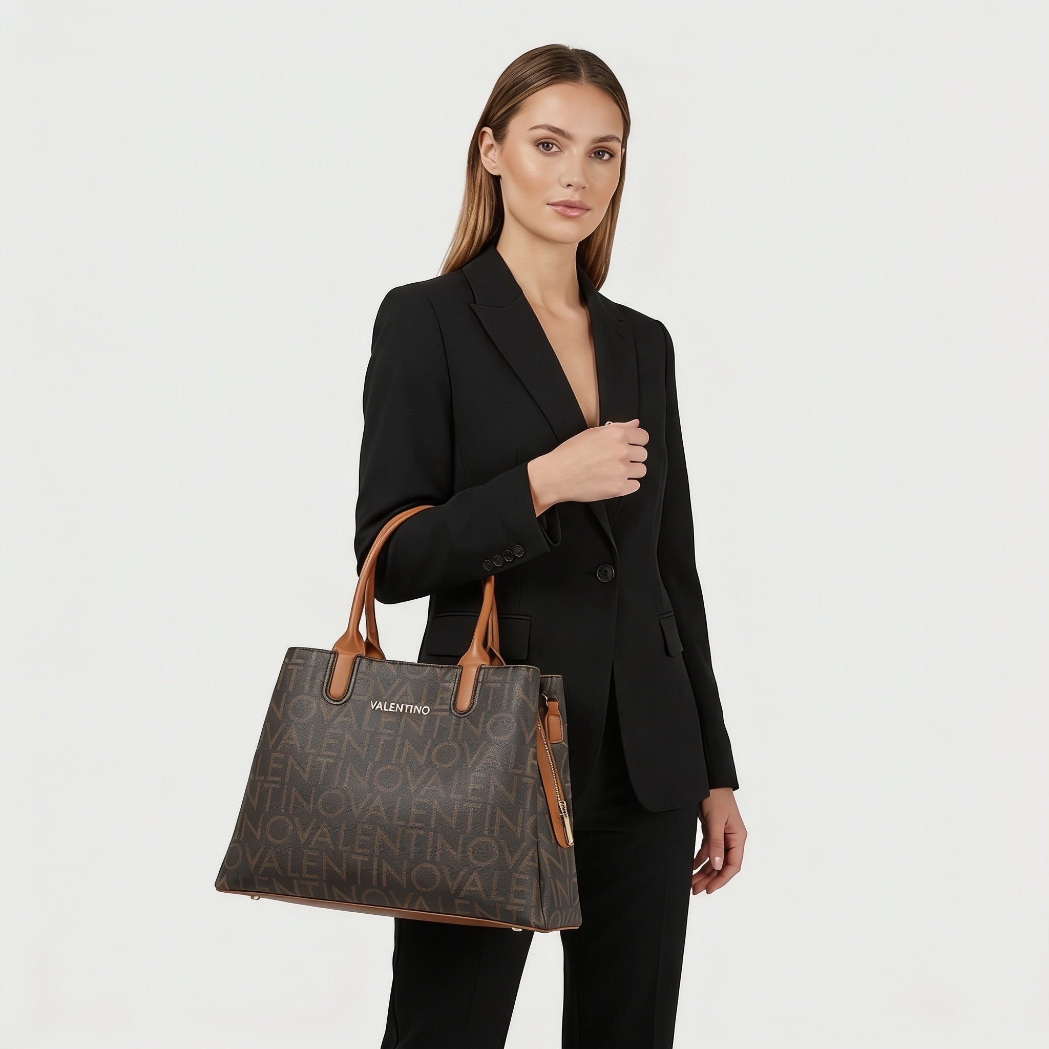 Valentino Regina Braun